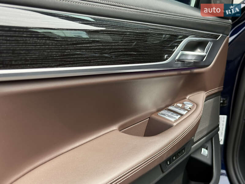 Седан BMW 7 Series 2022 в Киеве