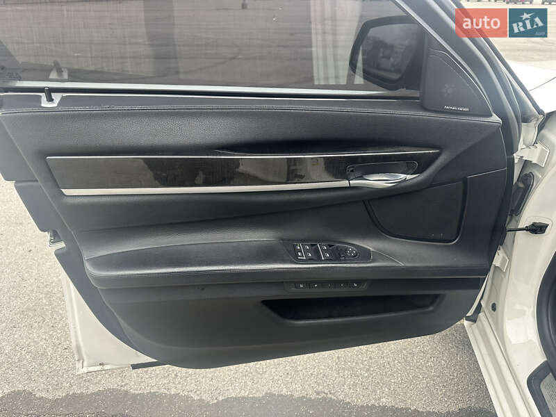 Седан BMW 7 Series 2011 в Черновцах фото 12 Седан BMW 7 Series 2011 в Черновцах