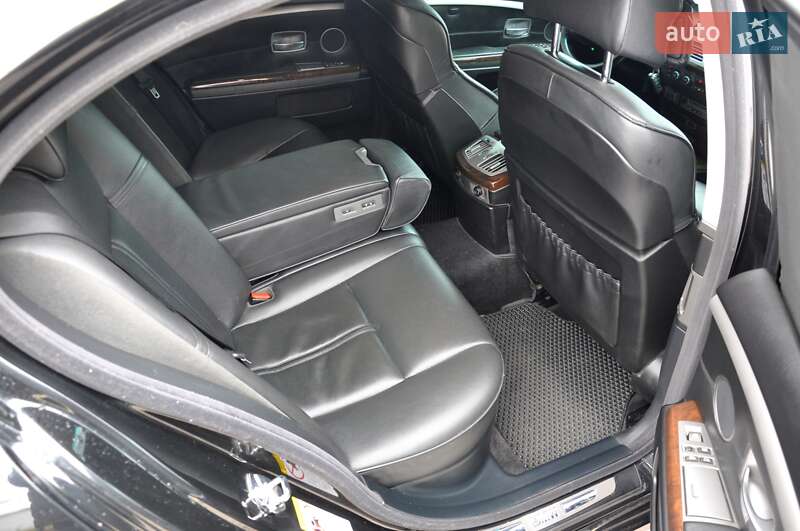 Седан BMW 7 Series 2007 в Львове