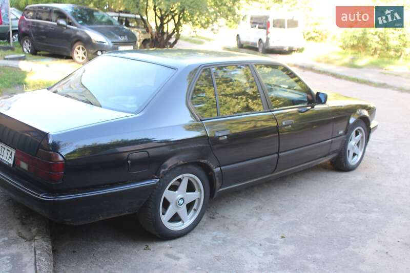 Седан BMW 7 Series 1991 в Киеве