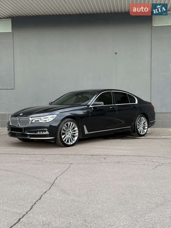 Седан BMW 7 Series 2017 в Львові