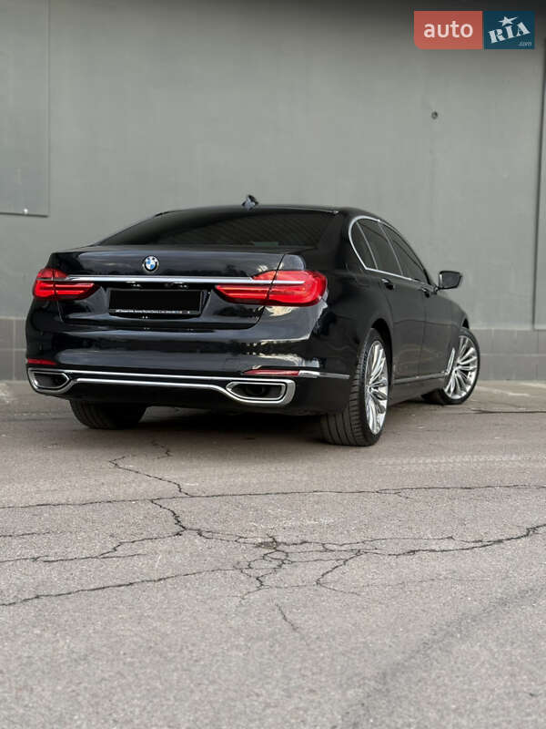 Седан BMW 7 Series 2017 в Львові
