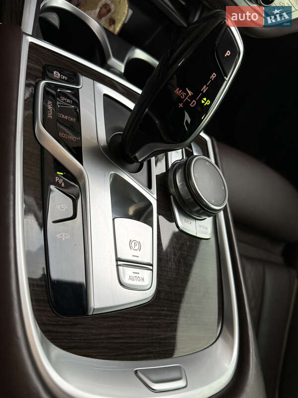 Седан BMW 7 Series 2017 в Львові
