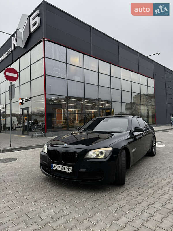 Седан BMW 7 Series 2010 в Калуше