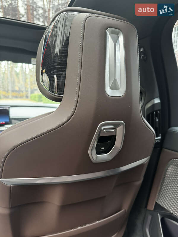 Седан BMW 7 Series 2023 в Киеве фото 37 Седан BMW 7 Series 2023 в Киеве