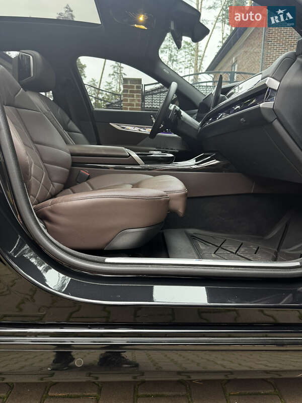 Седан BMW 7 Series 2023 в Киеве фото 47 Седан BMW 7 Series 2023 в Киеве