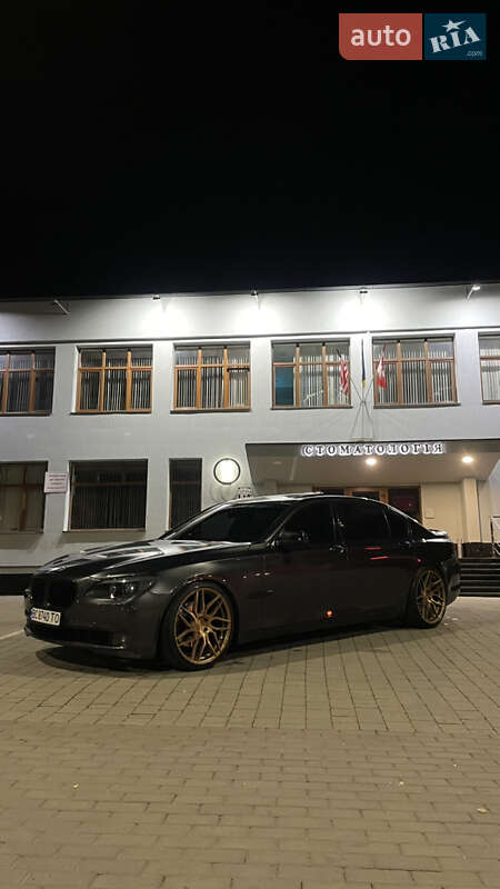 Седан BMW 7 Series 2010 в Львове