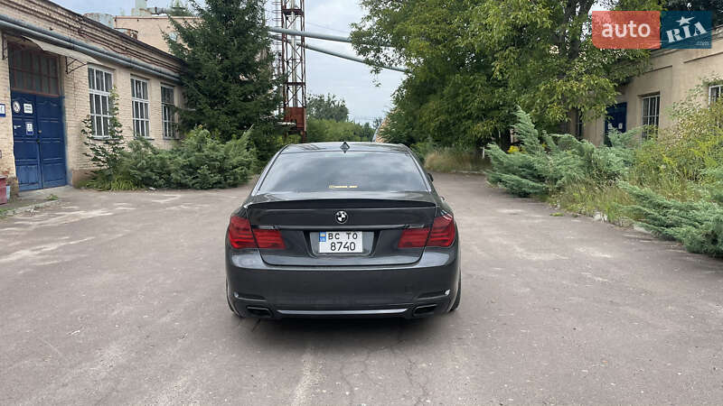 Седан BMW 7 Series 2010 в Львове