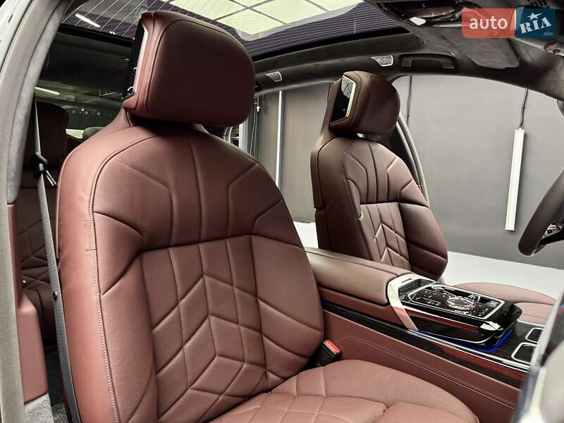 Седан BMW 7 Series 2024 в Киеве фото 65 Седан BMW 7 Series 2024 в Киеве