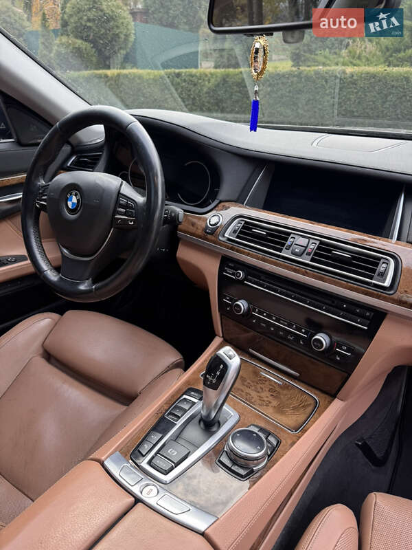 Седан BMW 7 Series 2013 в Тернополе