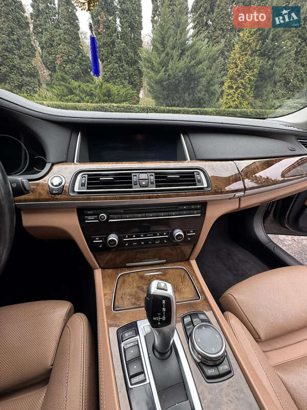 Седан BMW 7 Series 2013 в Тернополе