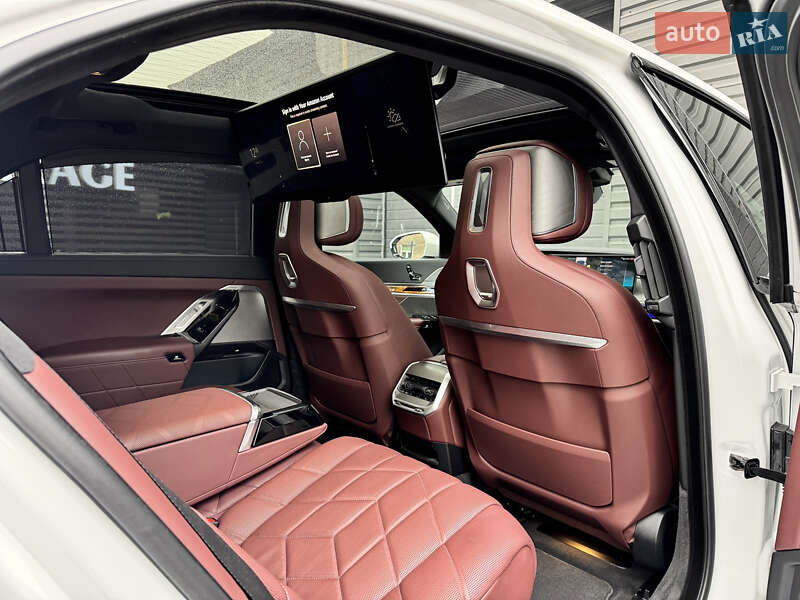 Седан BMW 7 Series 2023 в Киеве