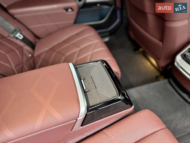 Седан BMW 7 Series 2023 в Киеве