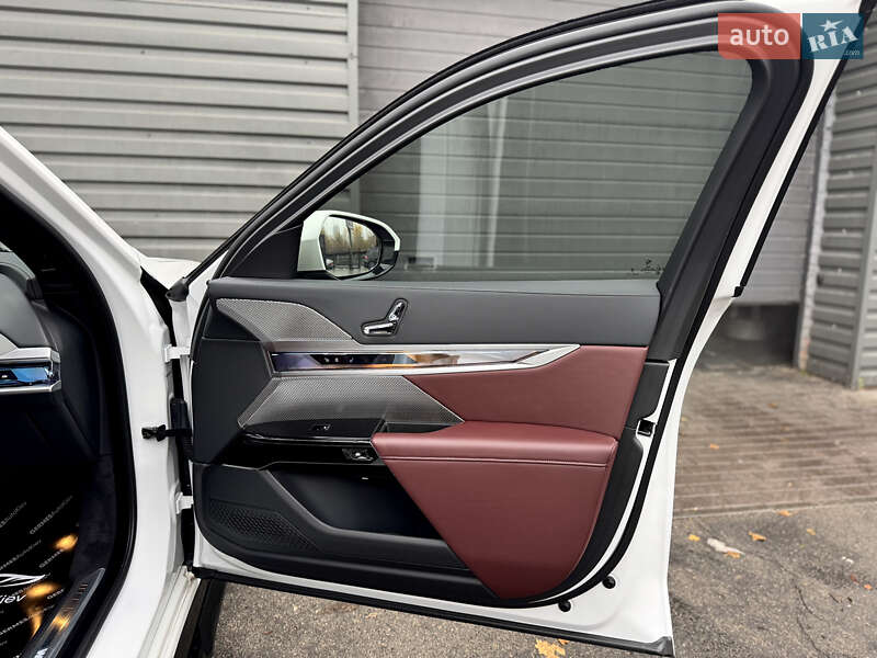 Седан BMW 7 Series 2023 в Киеве