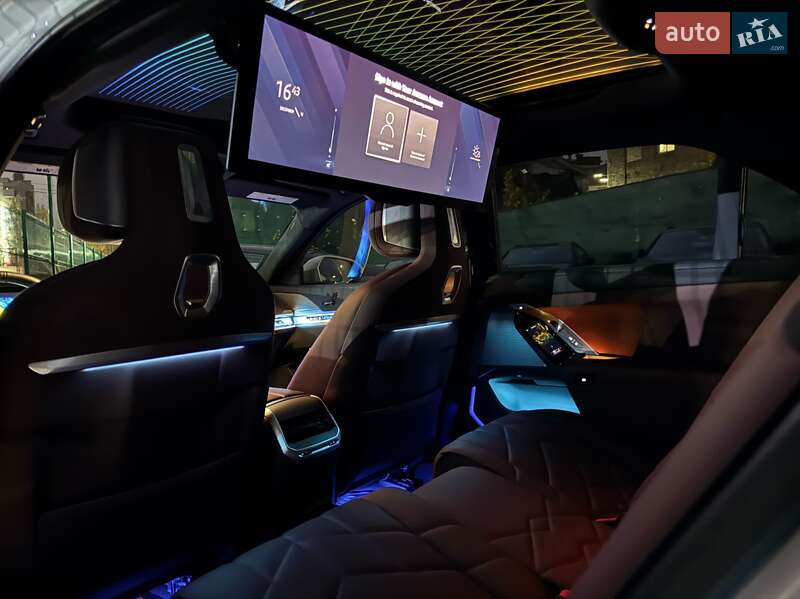 Седан BMW 7 Series 2023 в Киеве