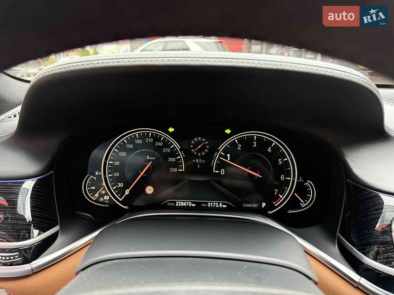 Седан BMW 7 Series 2016 в Львове