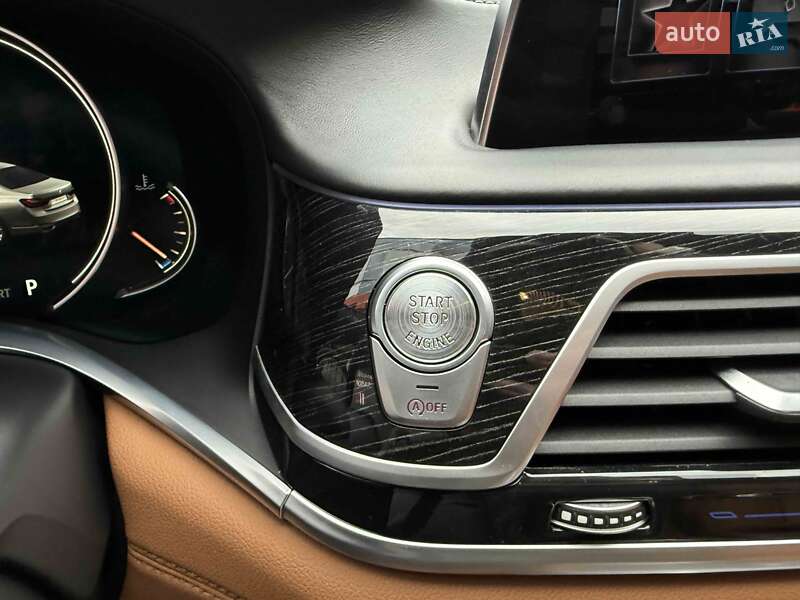 Седан BMW 7 Series 2016 в Львове