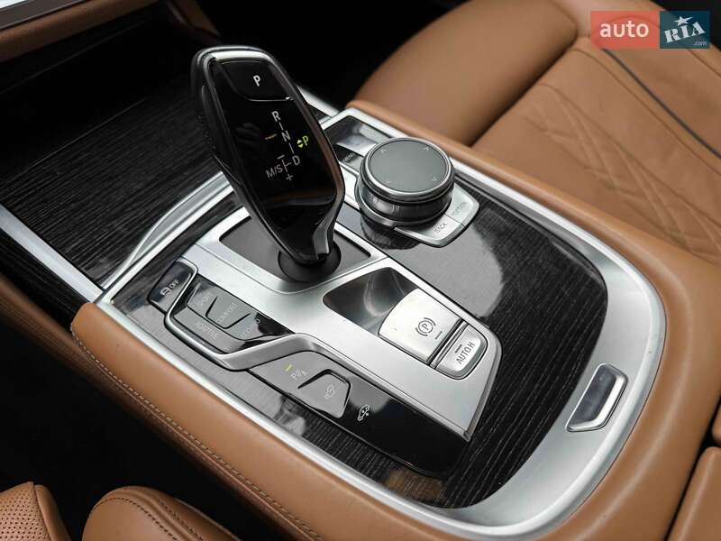 Седан BMW 7 Series 2016 в Львове