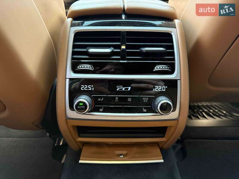Седан BMW 7 Series 2016 в Львове