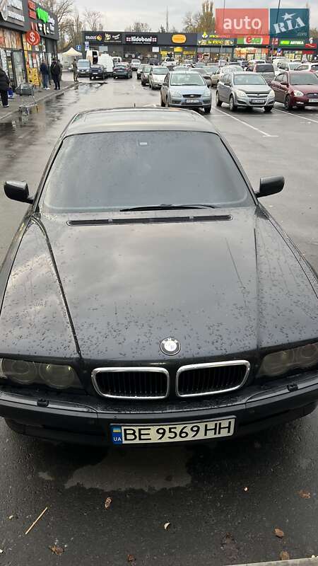 Седан BMW 7 Series 2000 в Николаеве