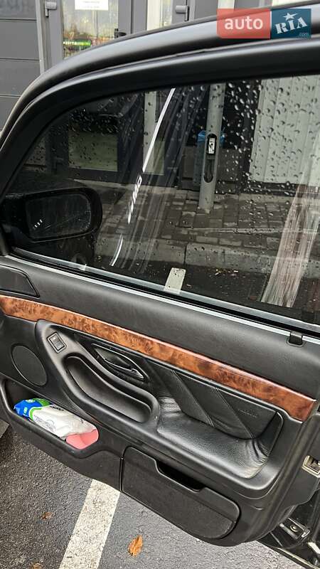 Седан BMW 7 Series 2000 в Николаеве