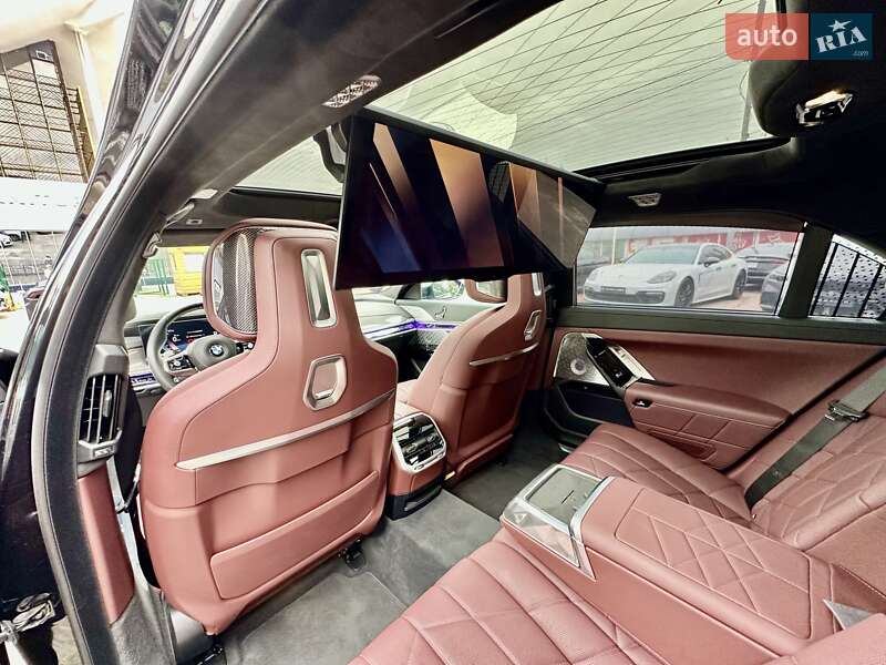 Седан BMW 7 Series 2024 в Киеве фото 41 Седан BMW 7 Series 2024 в Киеве