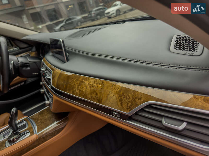 Седан BMW 7 Series 2015 в Киеве фото 37 Седан BMW 7 Series 2015 в Киеве