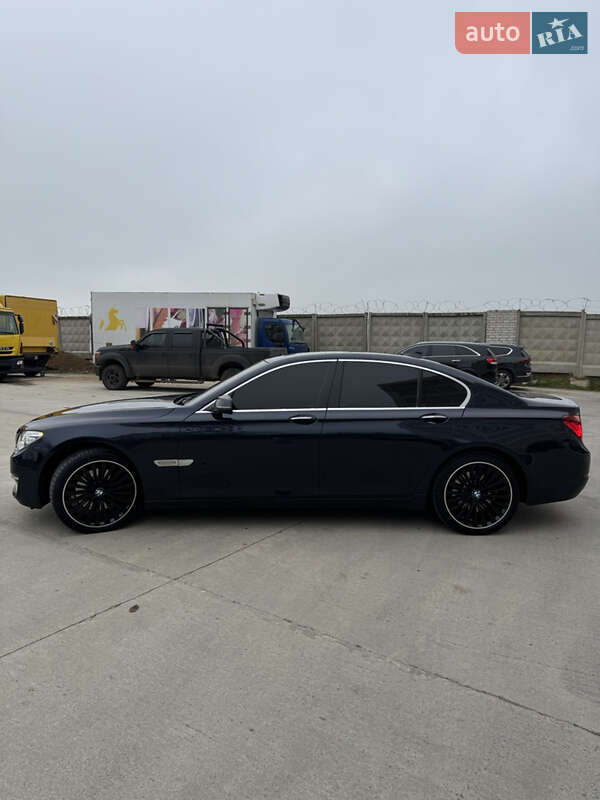 Седан BMW 7 Series 2013 в Одессе