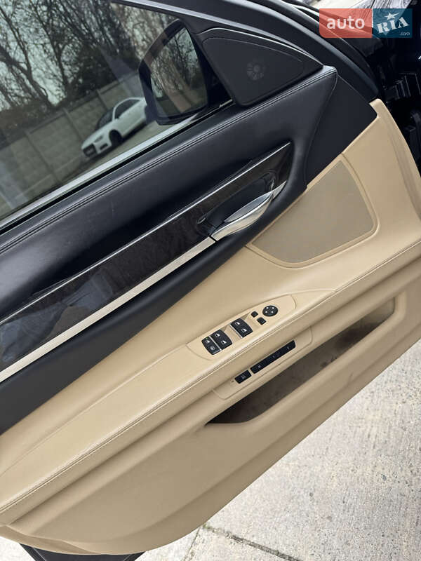 Седан BMW 7 Series 2013 в Одессе