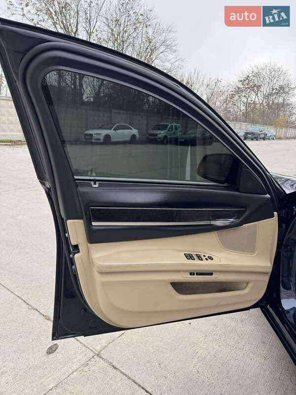 Седан BMW 7 Series 2013 в Одессе