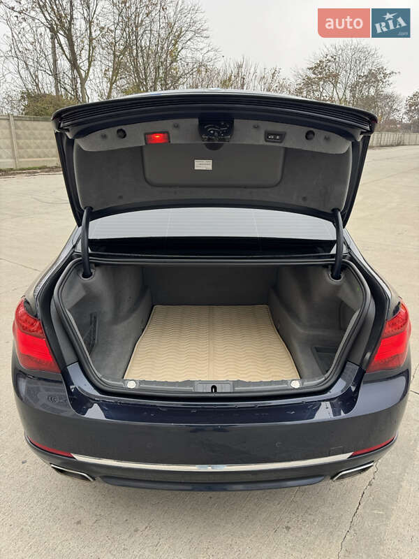 Седан BMW 7 Series 2013 в Одессе