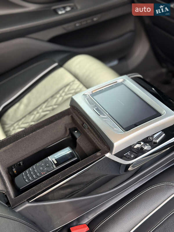 Седан BMW 7 Series 2020 в Киеве