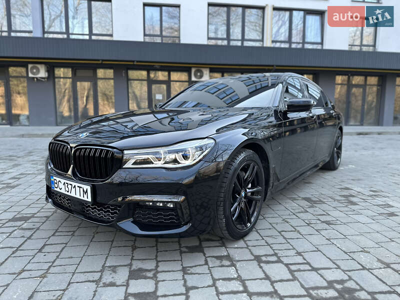 Седан BMW 7 Series 2018 в Новояворовске