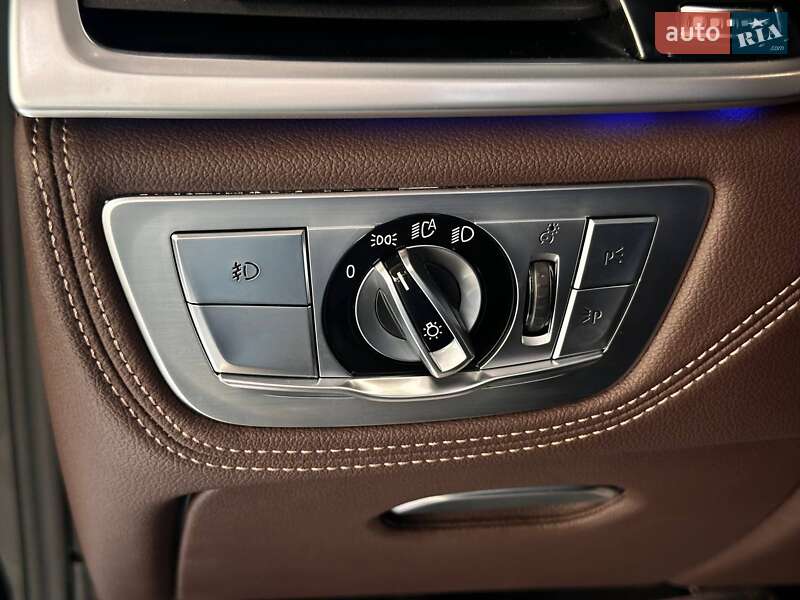 Седан BMW 7 Series 2016 в Львове