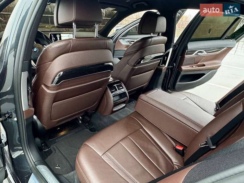 Седан BMW 7 Series 2016 в Киеве