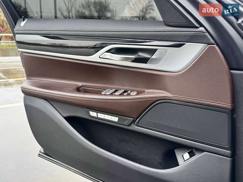 Седан BMW 7 Series 2016 в Киеве