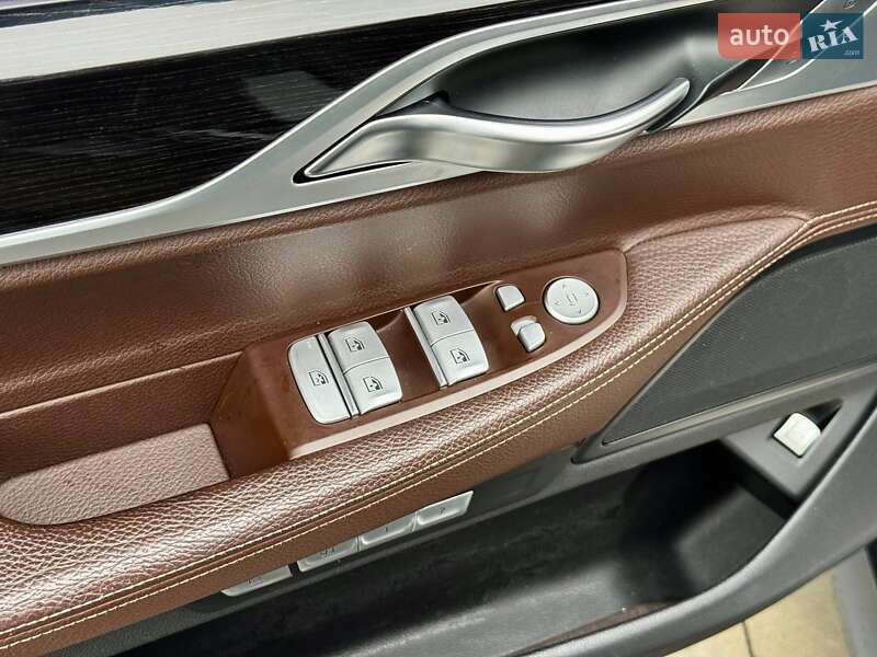 Седан BMW 7 Series 2016 в Киеве