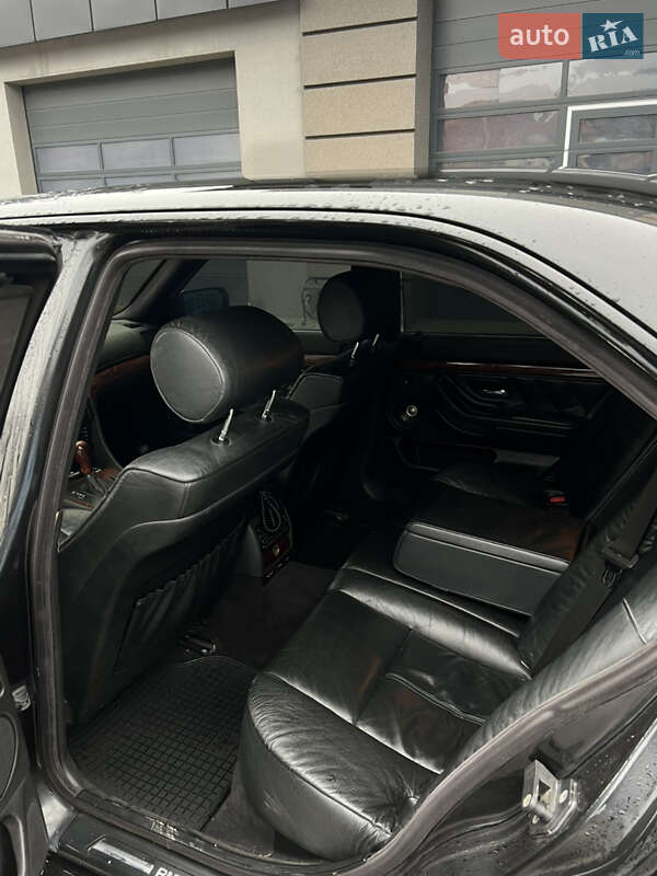 Седан BMW 7 Series 2000 в Яремче