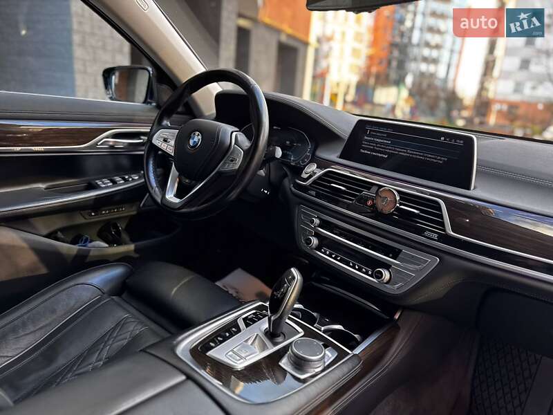 Седан BMW 7 Series 2019 в Ивано-Франковске