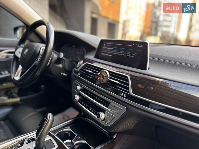 Седан BMW 7 Series 2019 в Ивано-Франковске