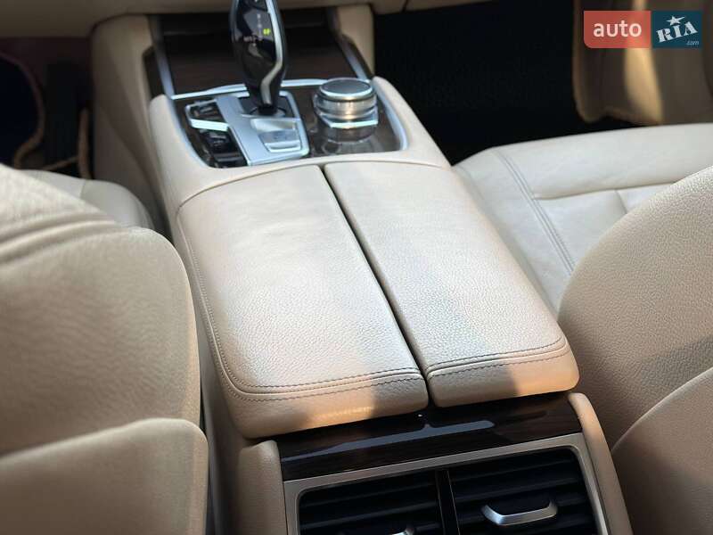 Седан BMW 7 Series 2017 в Кривом Роге