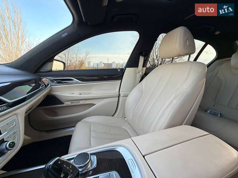 Седан BMW 7 Series 2017 в Кривом Роге