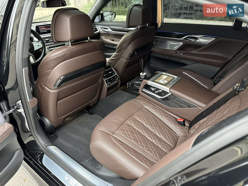 Седан BMW 7 Series 2022 в Киеве