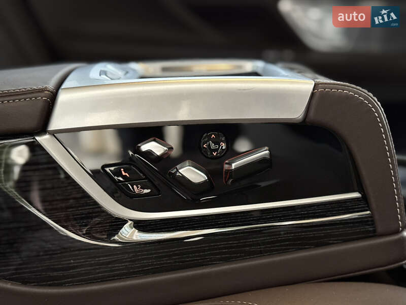 Седан BMW 7 Series 2022 в Киеве