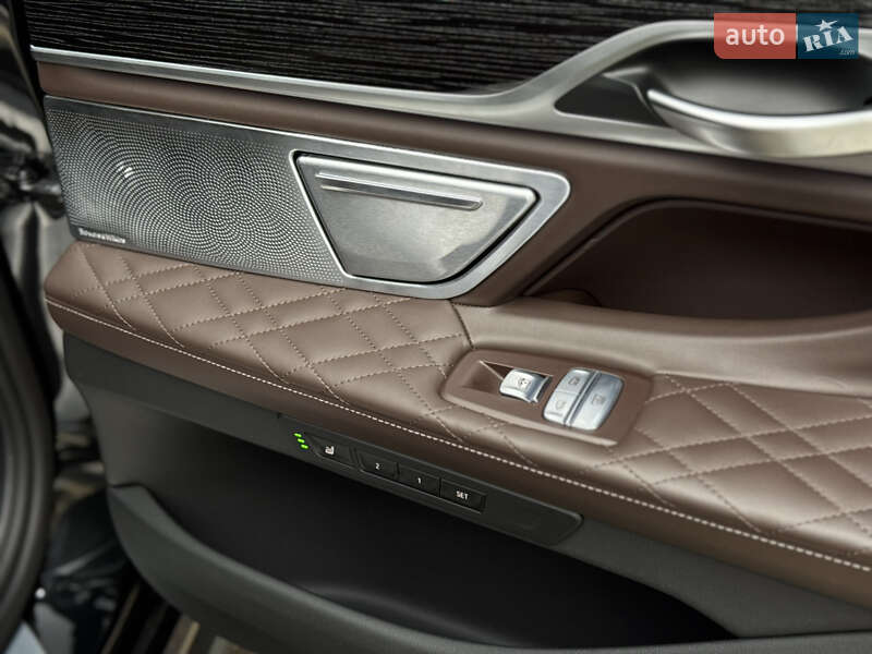 Седан BMW 7 Series 2022 в Киеве