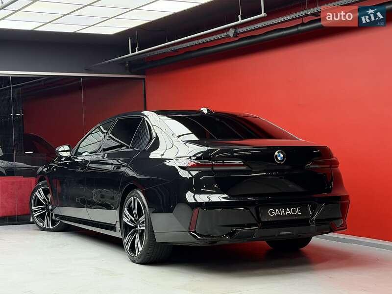 Седан BMW 7 Series 2023 в Киеве