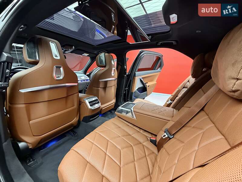 Седан BMW 7 Series 2023 в Киеве