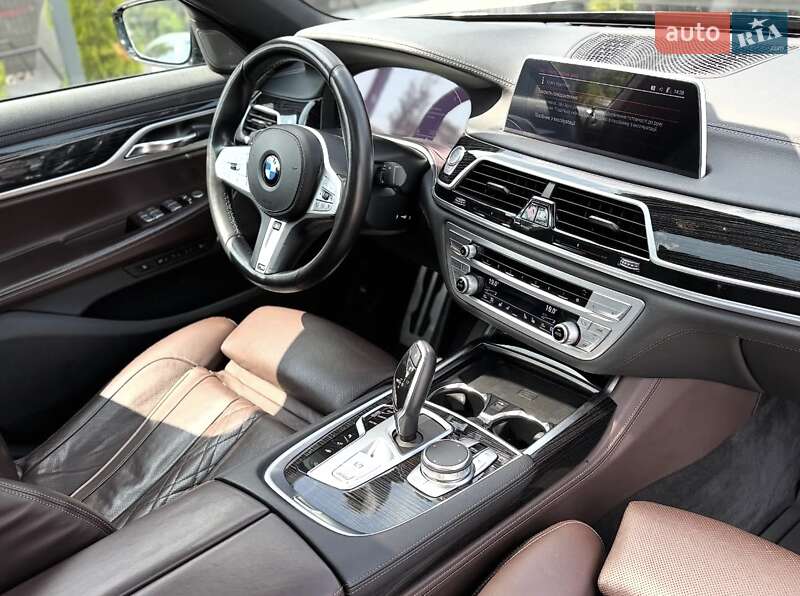 Седан BMW 7 Series 2020 в Львове