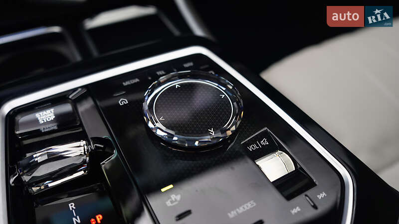 Седан BMW 7 Series 2024 в Львове фото 51 Седан BMW 7 Series 2024 в Львове