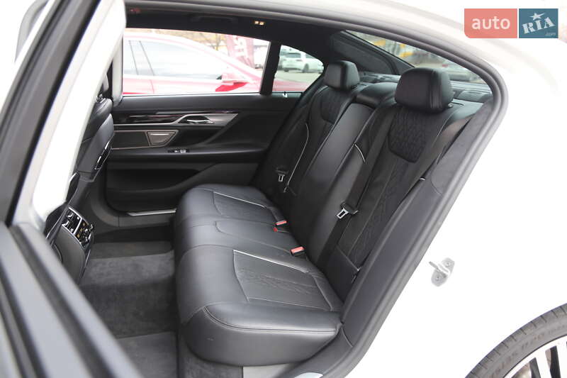 Седан BMW 7 Series 2016 в Киеве